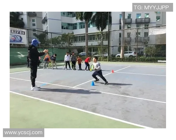 深圳网球队边路渗透战术解析与实践探讨